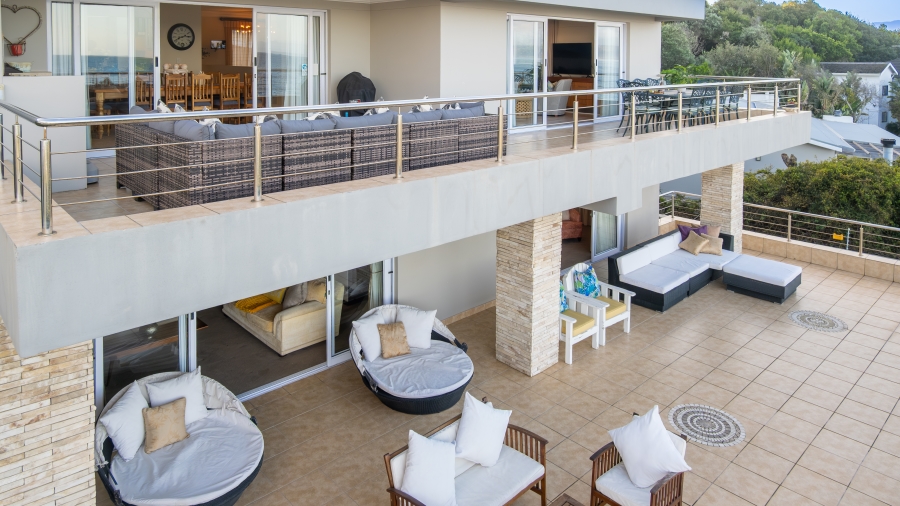7 Bedroom Property for Sale in Beacon Isle Western Cape